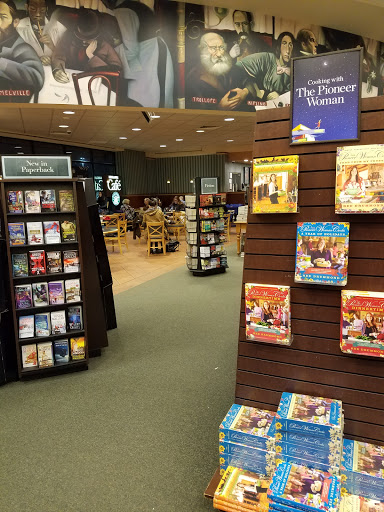Book Store «Barnes & Noble Booksellers East Brunswick», reviews and photos, 753 New Brunswick Ave, East Brunswick, NJ 08816, USA