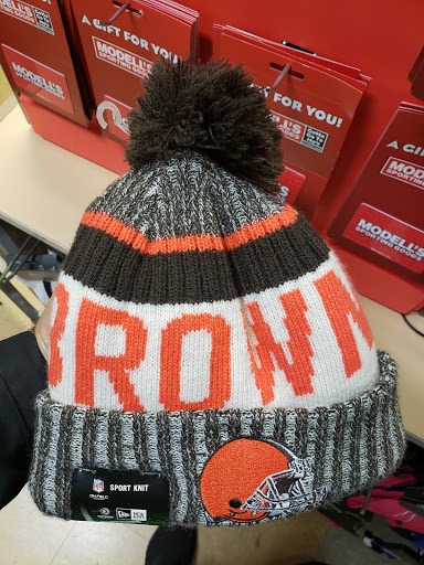 Hat Shop «Lids», reviews and photos, 651 Kapkowski Rd, Elizabeth, NJ 07208, USA