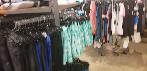 Clothing Store «Under Armour Factory House», reviews and photos, 3026 Outlet Dr, Edinburgh, IN 46124, USA