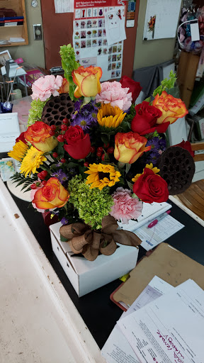 Gift Basket Store «FLOWERS BY TARA AND JEWELRY WORLD», reviews and photos, 2087 Wilma Rudolph Blvd, Clarksville, TN 37040, USA