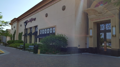 Shopping Mall «Lincolnshire Commons», reviews and photos, 900 Milwaukee Ave, Lincolnshire, IL 60069, USA