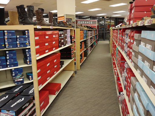 Shoe Store «Famous Footwear», reviews and photos, 10500 Ulmerton Rd, Largo, FL 33771, USA