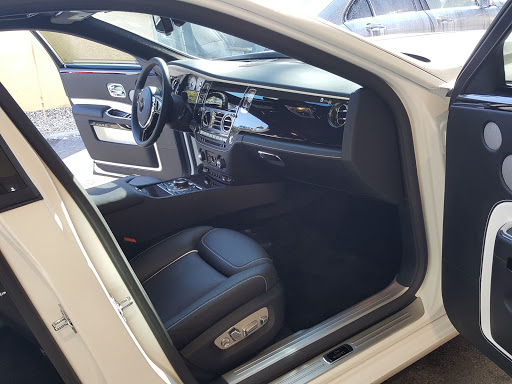 Auto Body Shop «Dayas Custom Auto», reviews and photos, 6650 Kingspointe Pkwy, Orlando, FL 32819, USA