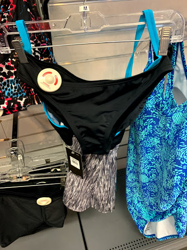 Sporting Goods Store «Big 5 Sporting Goods - Wilshire», reviews and photos, 6601 Wilshire Blvd, Los Angeles, CA 90048, USA