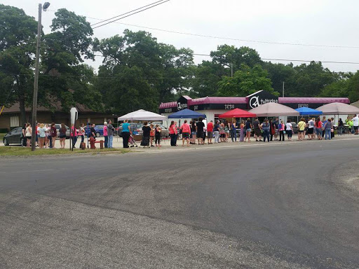 Tattoo Shop «Attitudes Muskegon», reviews and photos, 1610 Evanston Ave, Muskegon, MI 49442, USA