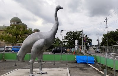 「安美湖を求めて」鳥の博物館シンボルモニュメント