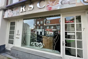 Elite Clinics, Royal Secret Cosmetics shop in shop image