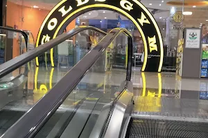 Gold's Gym Al Barsha Mall image