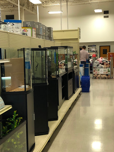 Pet Supply Store «PetSmart», reviews and photos, 3585 N Shiloh Dr, Fayetteville, AR 72703, USA