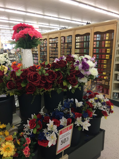 Craft Store «Hobby Lobby», reviews and photos, 1146 Hickory Point Mall, Forsyth, IL 62535, USA