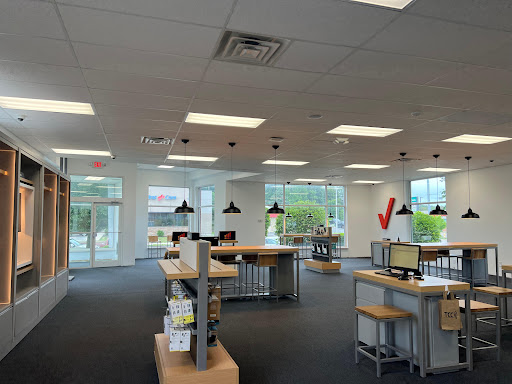 Cell Phone Store «Verizon Authorized Retailer, TCC», reviews and photos, 3639 E Main St, Richmond, IN 47374, USA