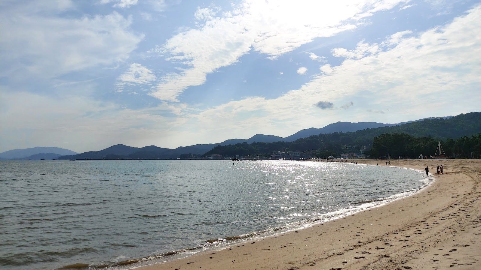 Zdjęcie Yulpo Beach i osada