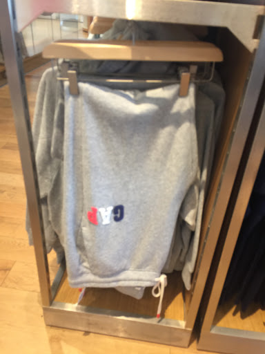 Clothing Store «Gap», reviews and photos, 1931 Wilshire Blvd, Santa Monica, CA 90403, USA