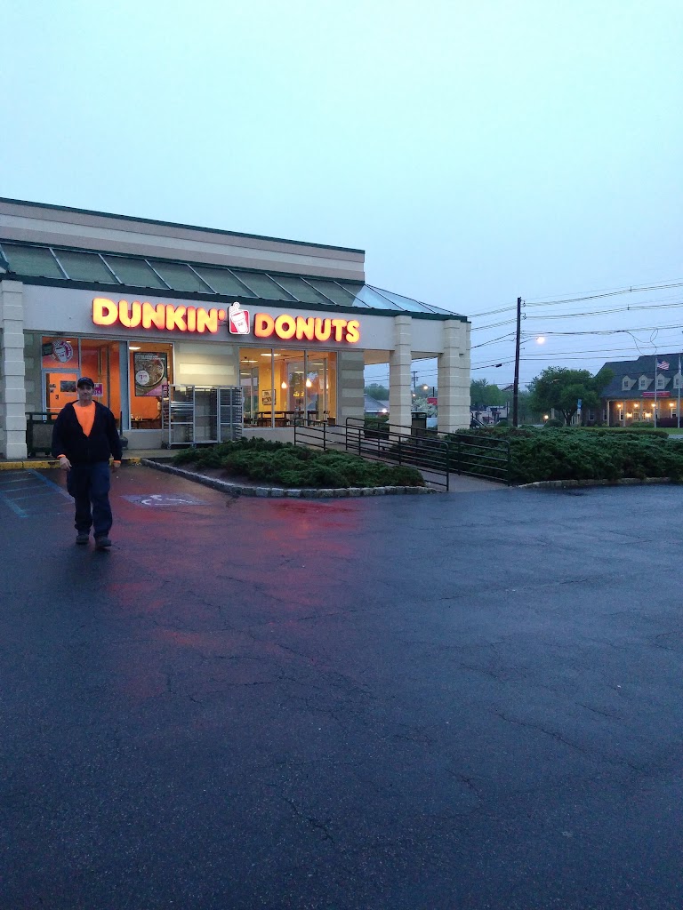 Dunkin' 07006