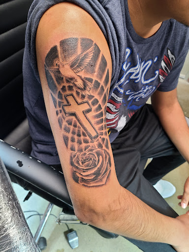 Explore simple finger tattoo ideas, creative tattoo ideas in Le Mars, available at Papa Pedersons Ink Therapy