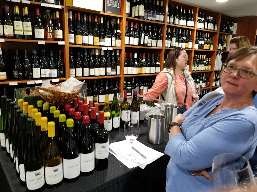 Wine Store «Sunfish Cellars Wine & Spirits», reviews and photos, 803 Sibley Memorial Hwy, St Paul, MN 55118, USA
