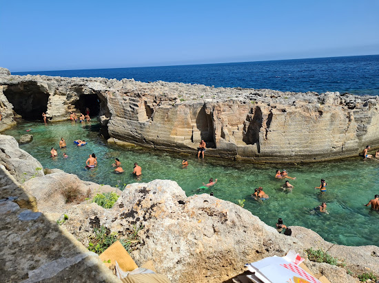 Spiaggia e Piscina Naturale di Marina Serra
