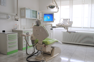 Studio odontoiatrico Dott.Emanuele Fresca image