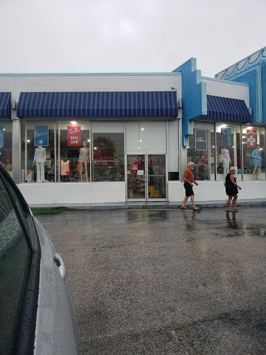 Beach Clothing Store «WINGS Beachwear - St Pete Beach #305», reviews and photos, 6705 Gulf Blvd, St Pete Beach, FL 33706, USA