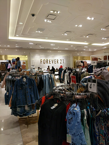 Clothing Store «Forever 21», reviews and photos, 14006 Riverside Dr # 35, Sherman Oaks, CA 91423, USA