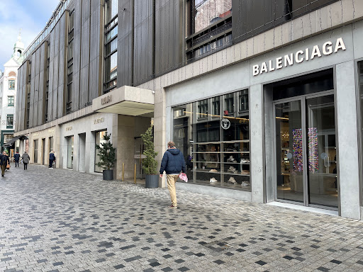 Irreplaceable ungdomskriminalitet Nævne Best Balenciaga Stores Copenhagen Near Me