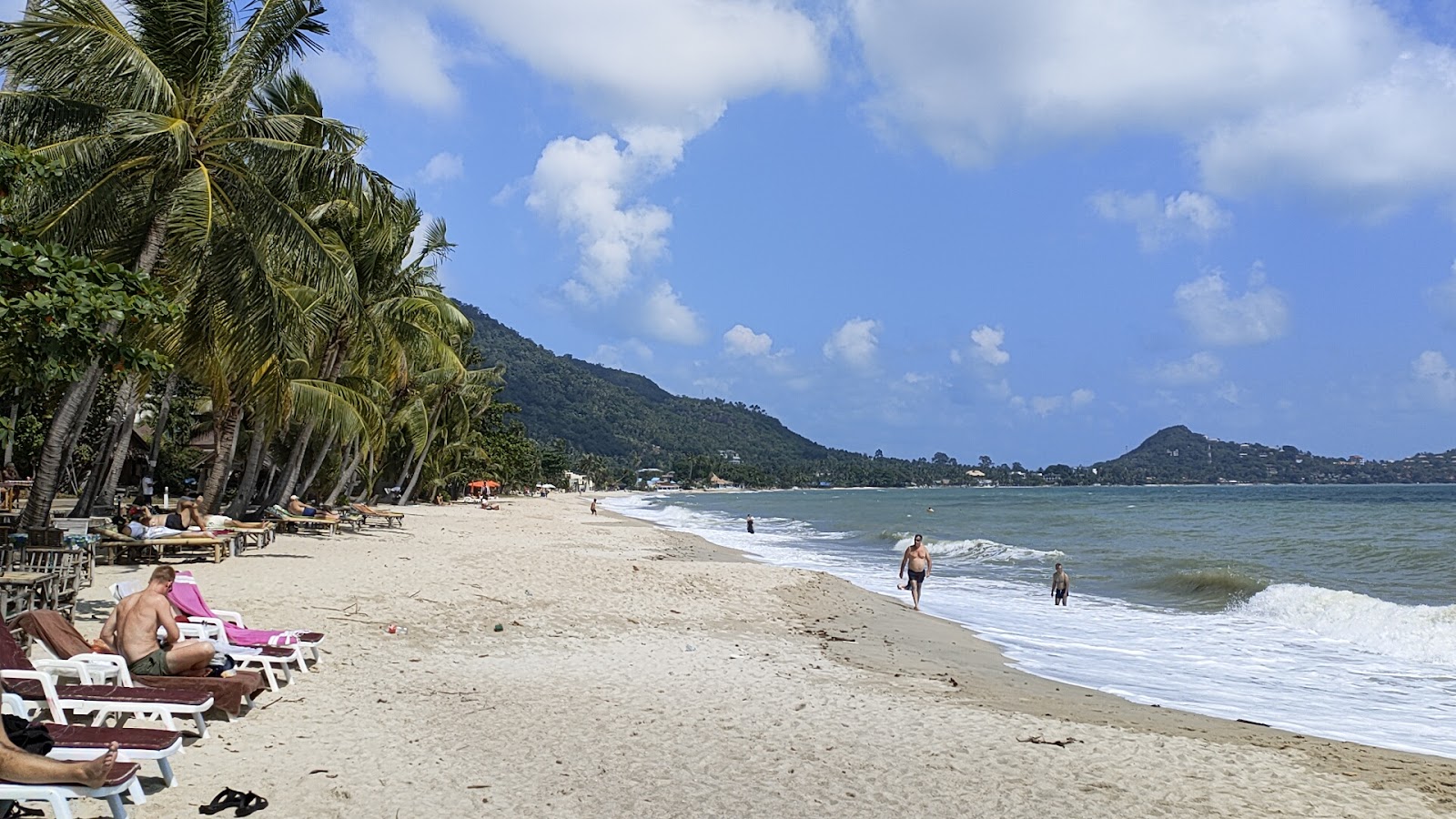 Foto de Praia de Lamai e sua bela paisagem