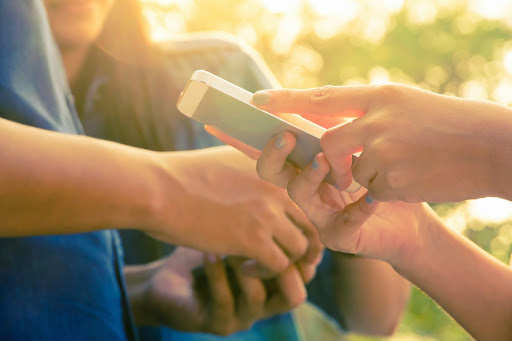 Cell Phone Store «Verizon Authorized Retailer, TCC», reviews and photos, 510 Winnetka Rd, Winnetka, IL 60093, USA