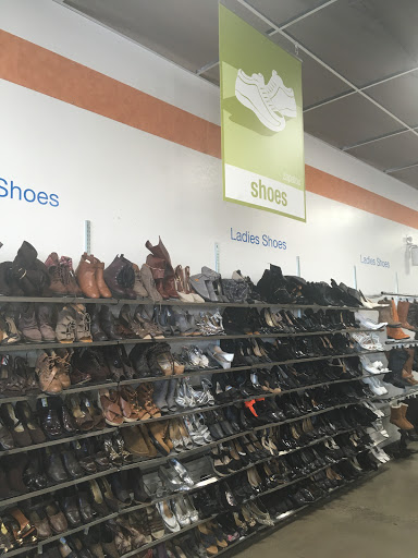 Thrift Store «Mckellips Goodwill Retail Store, Donation Center & Career Center», reviews and photos, 106 E McKellips Rd, Mesa, AZ 85201, USA