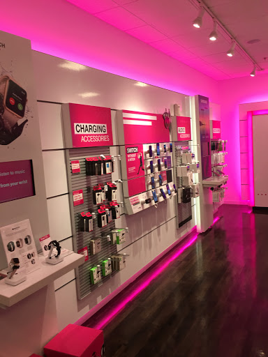 Cell Phone Store «T-Mobile», reviews and photos, 35020 Newark Blvd, Newark, CA 94560, USA