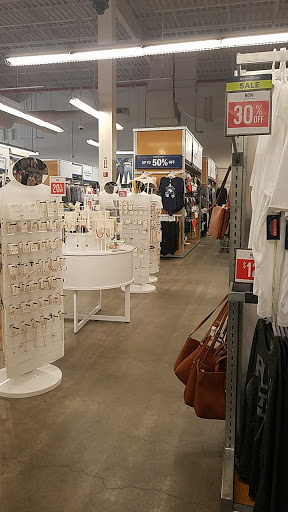 Clothing Store «Old Navy», reviews and photos, 13915 20th Ave, College Point, NY 11356, USA