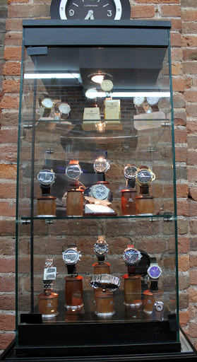 Jewelry Store «Alexanders Jewelers», reviews and photos, 689 N High St, Columbus, OH 43215, USA