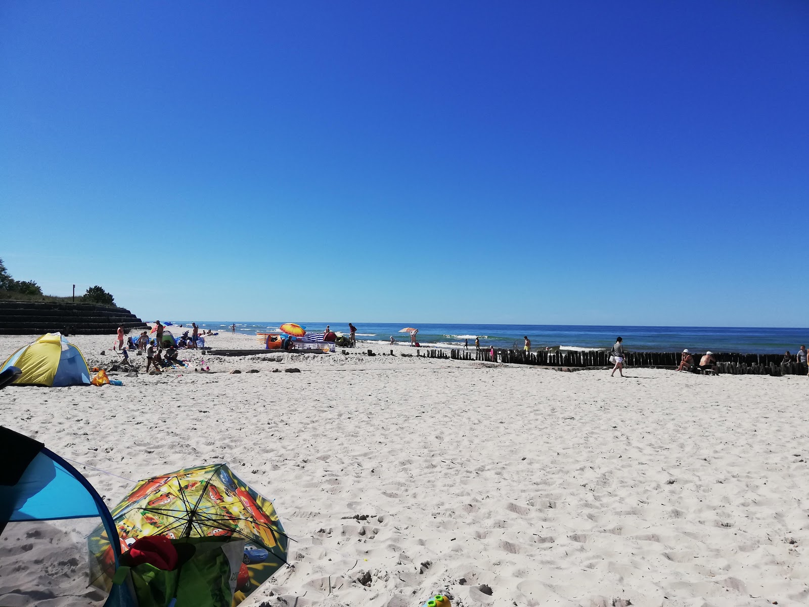 Plaża Karwia wejście 41'in fotoğrafı - tatil için iyi evcil hayvan dostu nokta