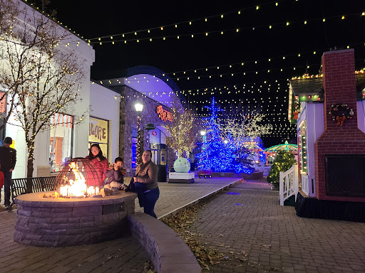 Shopping Mall «The Shops At Riverwoods», reviews and photos, 4801 N University Ave, Provo, UT 84604, USA