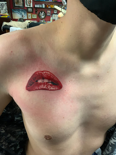 Tattoo Shop «Mission Street Tattoo & Piercing», reviews and photos, 1515 Mission St, Santa Cruz, CA 95060, USA