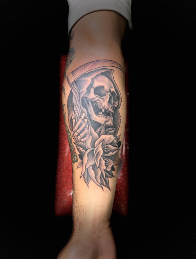Explore unique knee tattoo ideas, creative tattoo ideas in Jessup, available at Savage Ink Tattoo Studio
