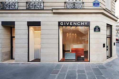 Magasin de vêtements Givenchy Paris François 1er Paris