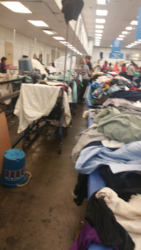 Thrift Store «Goodwill Clearance Outlet, Donation Center & Career Center», reviews and photos, 515 N 51st Ave, Phoenix, AZ 85043, USA