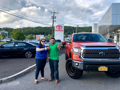 Car Dealer «Greentree Toyota», reviews and photos, 87 Federal Rd, Danbury, CT 06811, USA