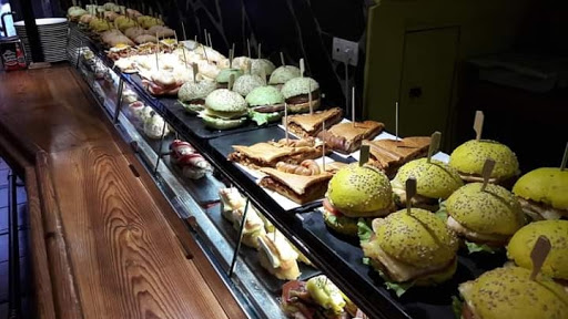 Antollos pinchos y vinos