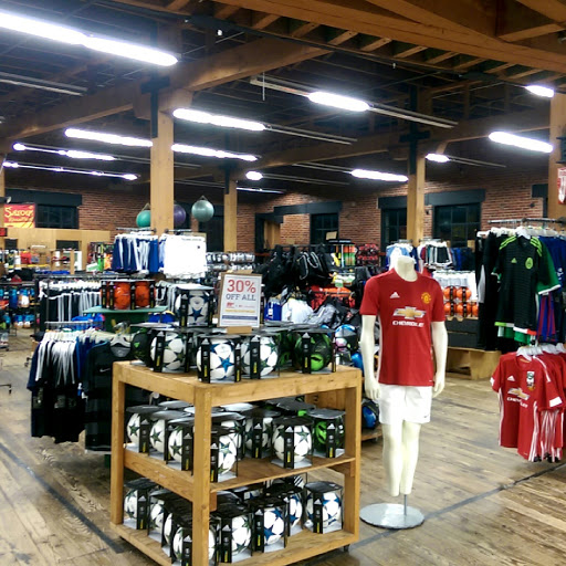 Sporting Goods Store «Sports Basement Bryant St.», reviews and photos, 1590 Bryant St, San Francisco, CA 94103, USA