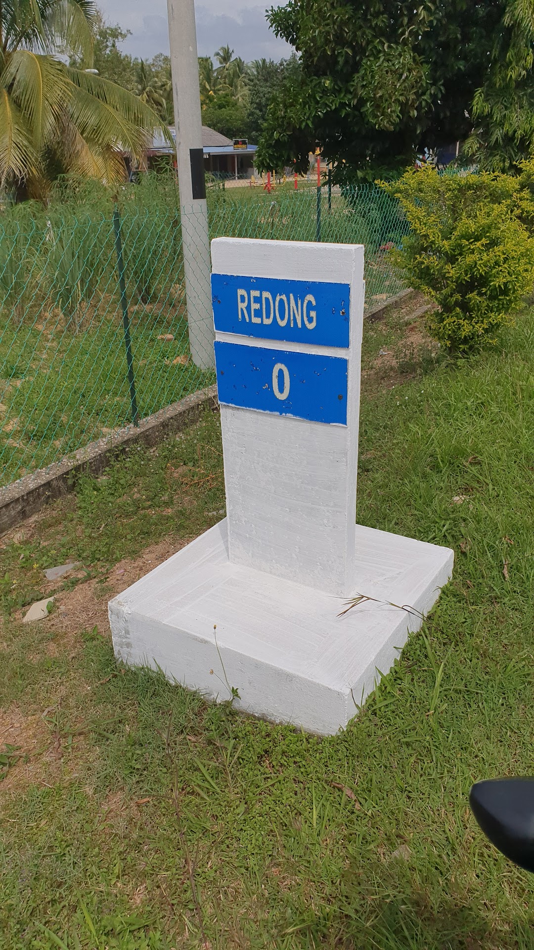 KM 0, Redong