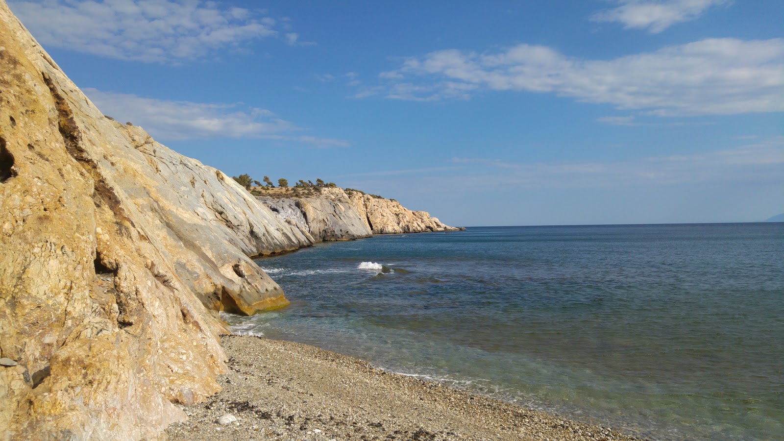 Zdjęcie Marmaritsa beach z poziomem czystości wysoki