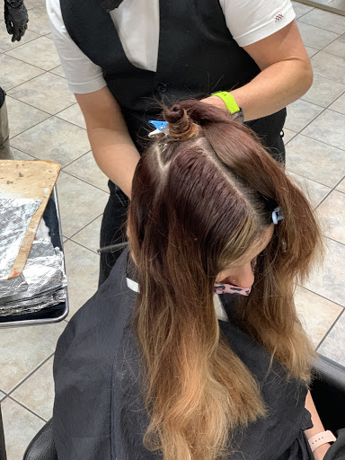 Hair Salon «Free Spirit Aveda Hair Salon», reviews and photos, 8465 Holcomb Bridge Rd #410, Alpharetta, GA 30022, USA