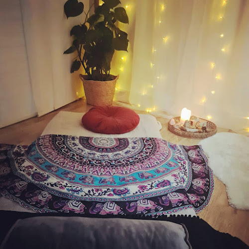 Reviews of Unique Therapies in Leeds - Massage therapist