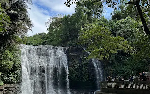 Hinulugang Taktak image