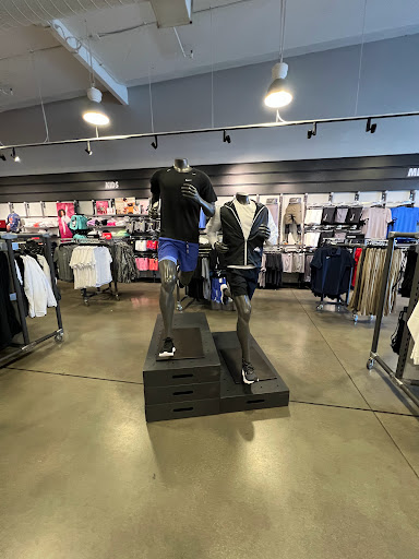 Clothing Store «Nike Factory Store», reviews and photos, 1553 Retherford St c080, Tulare, CA 93274, USA