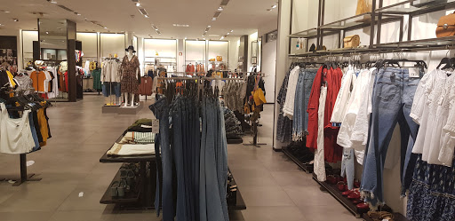 Stores to buy dresses Antalya