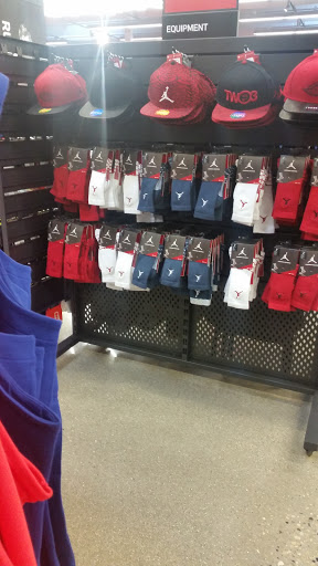 Shopping Mall «Deer Park Town Center Shopping Center», reviews and photos, 20530 N Rand Rd, Deer Park, IL 60010, USA