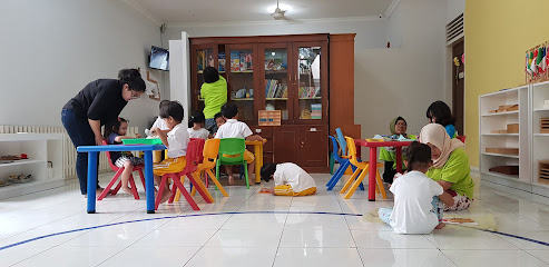 LittleBee Montessori School & Daycare