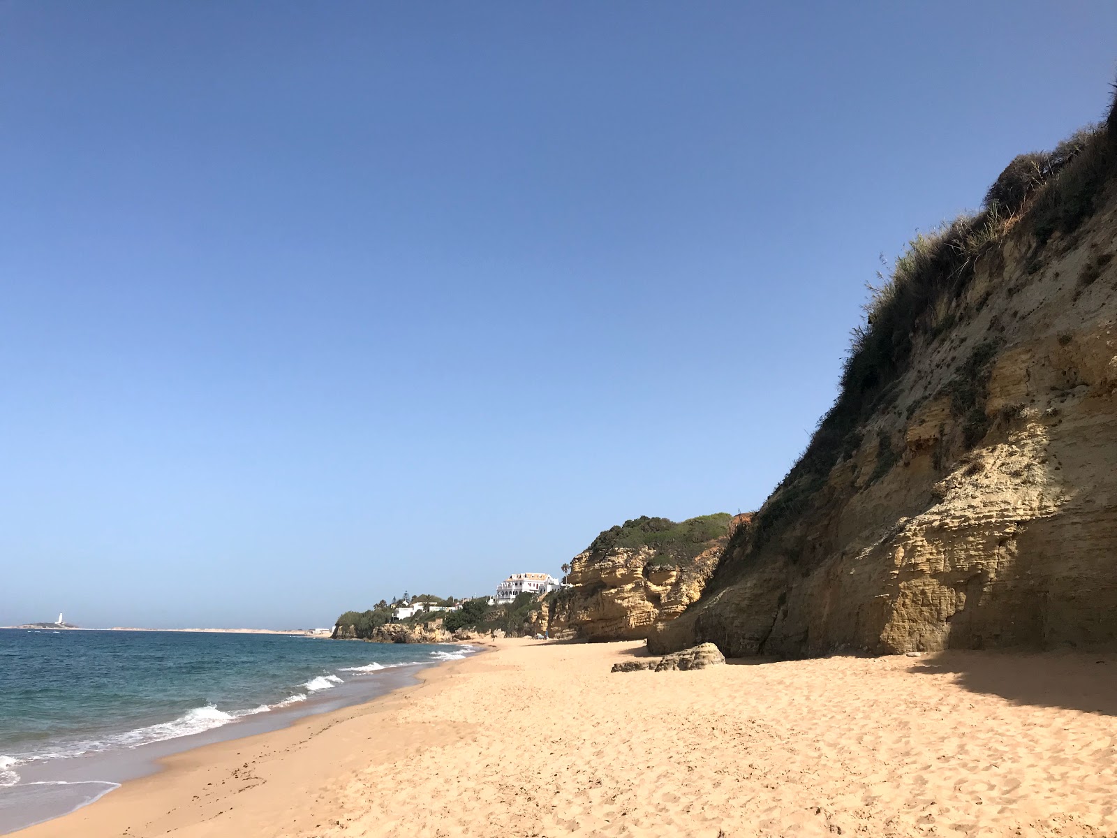 Fotografija Playa de los Castillejos z majhen zaliv